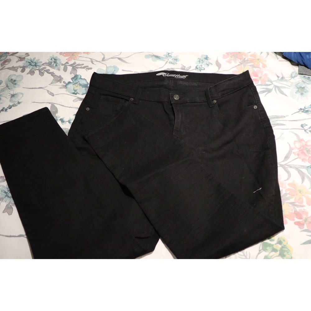🖤 OLD NAVY BLACK SWEETHEART JEANS 🖤